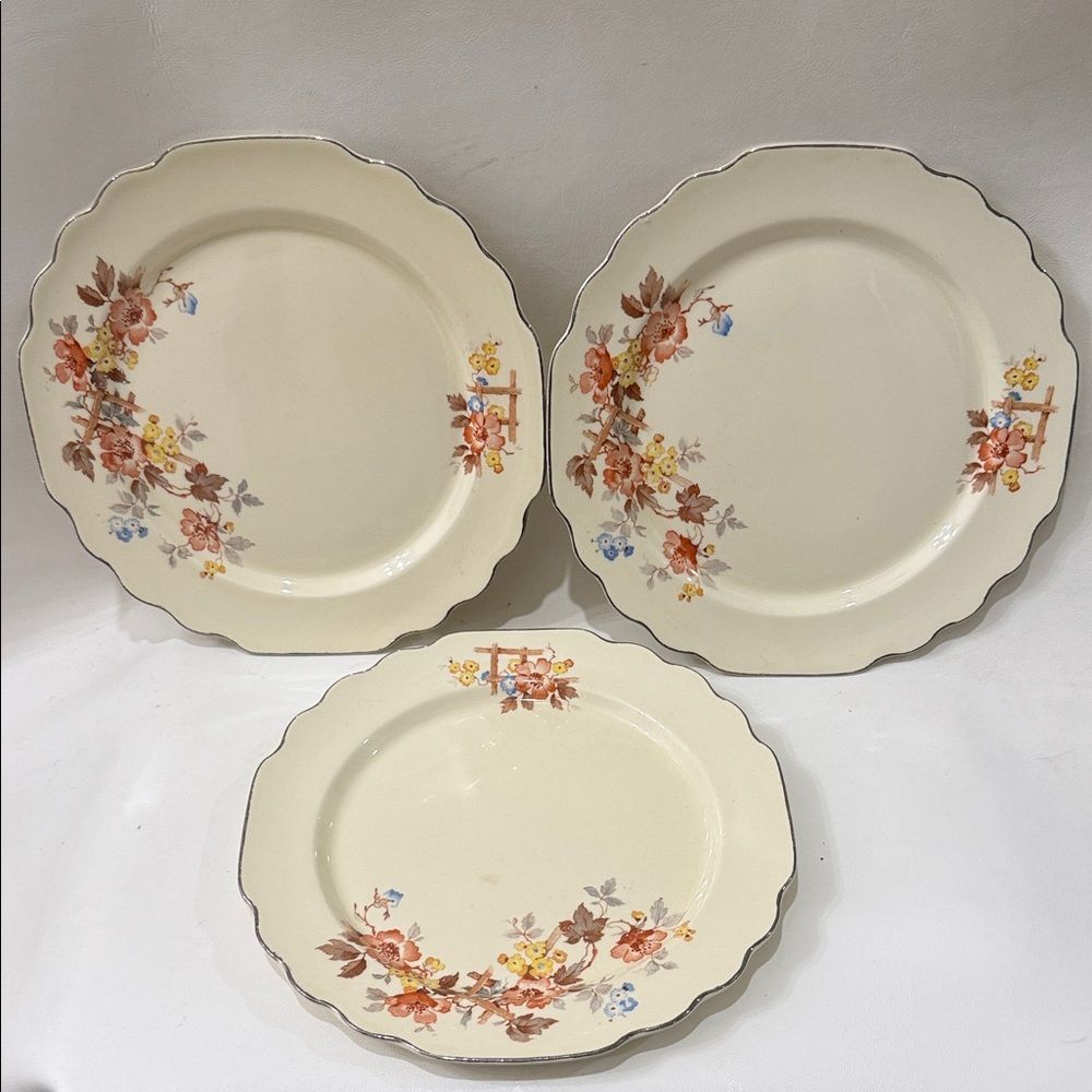 Lido WS George Canarytone Vintage Floral 9 1/2 Inch Dinner Plates Set 3 Made USA
